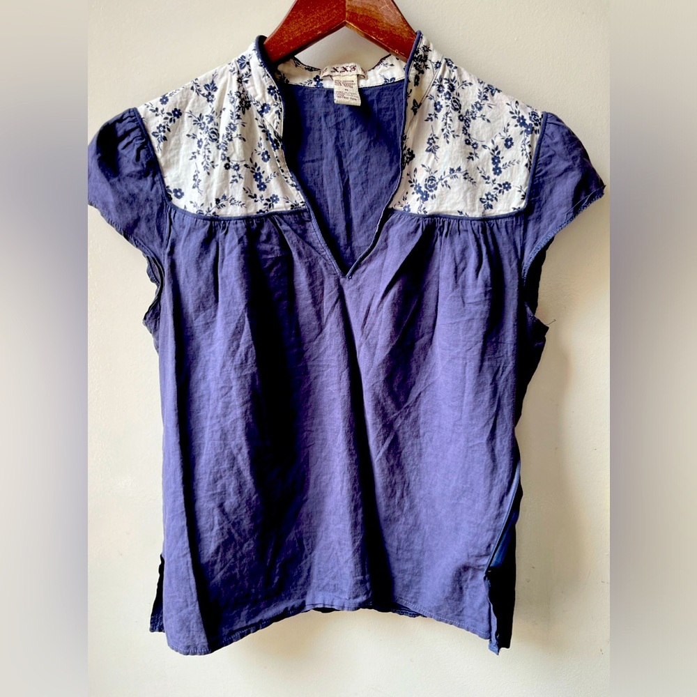 3/$25 Blue Cotten shirt with blue flower design. Size M but fits small